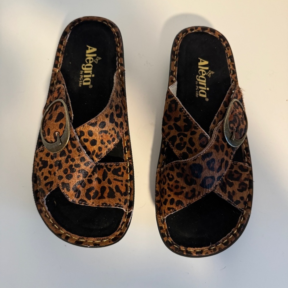 Alegria Vanya Safari Leopard Print Slide Sandals with Buckle 38 - Picture 3 of 7